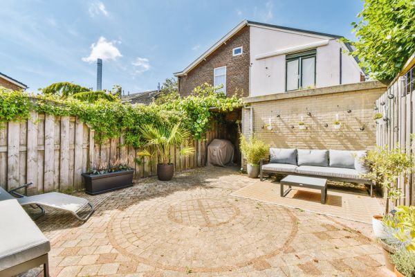 Cost of Courtyard Patio Service in Santa Ana